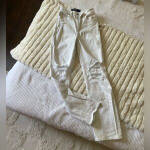 Hollister Ultra High Rise Dad Jeans 000/00 White Holes